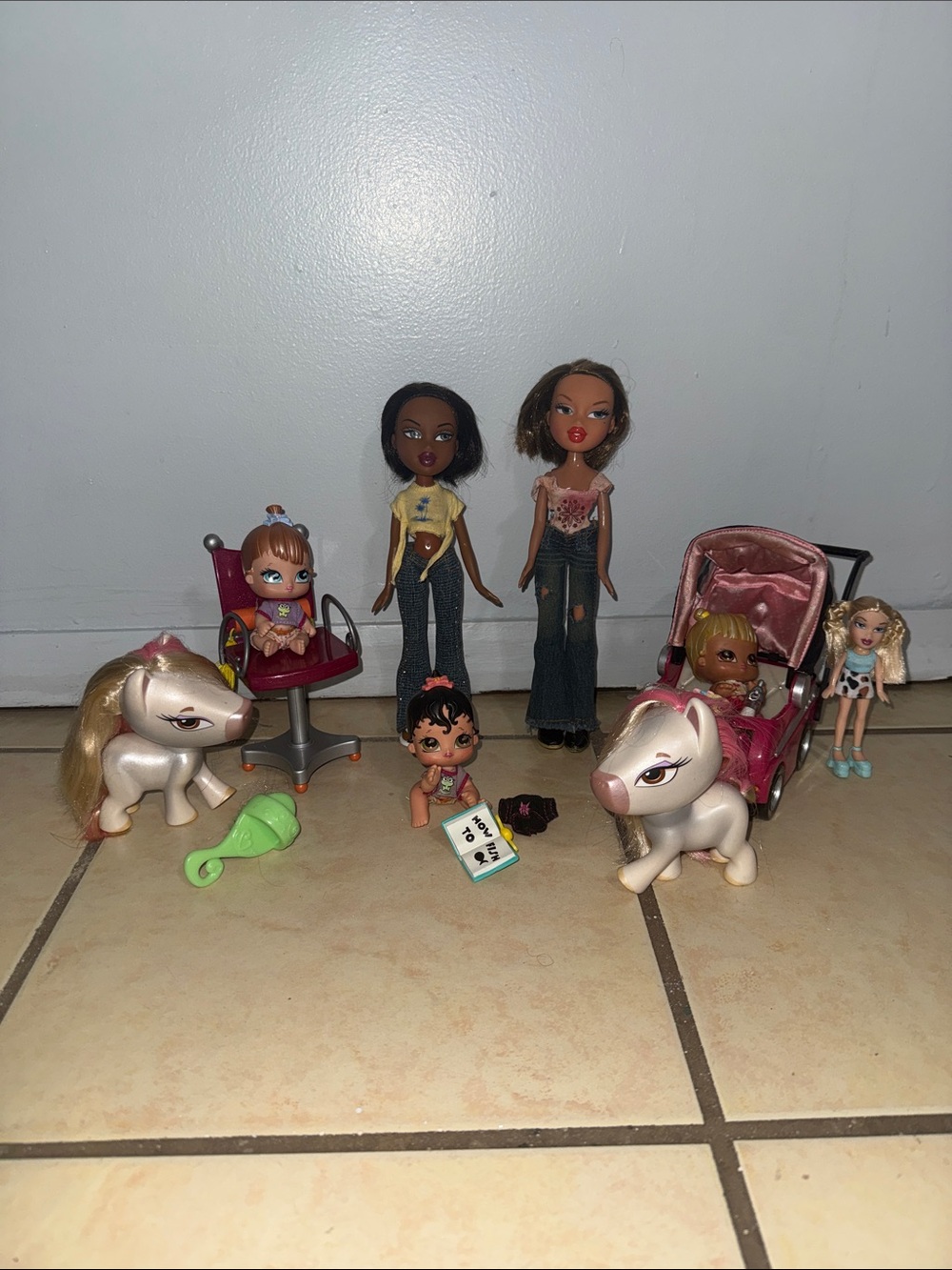 Bratz Dolls with Bratz Babyz, Ponies, Accessories, Lot Bundle
